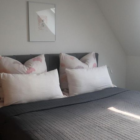 Die Himmlische - Gemuetliche Ferienwohnung Zum Entspannen Kleef Buitenkant foto